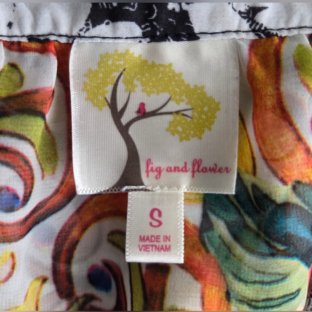 Fig and Flower Multicolor Floral Top Size S. Excellent condition. - Picture 10 of 11